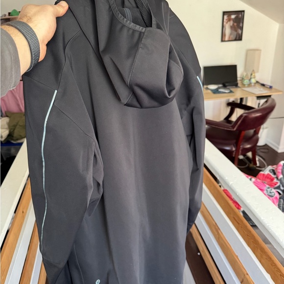 lululemon athletica Men's Black Windbreaker - Picture 8 of 16